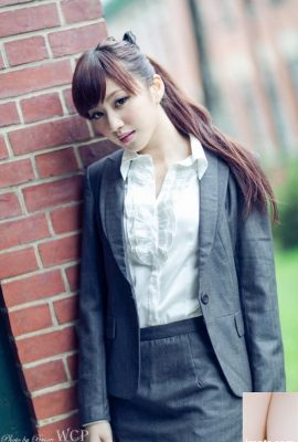 (Model photo) Pretty and sweet Xiaoya OL in uniform, stockings, beautiful legs, sexy outdoor shot (35