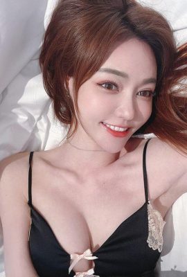 The best model “Su Xiaoli” shows off her seductive curves and turns her body upside down (10P)