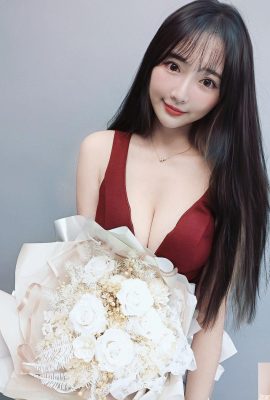 The fair-skinned young girl “Mita Yingchen” has beautiful breasts and a smile that makes people enchanted (10P)