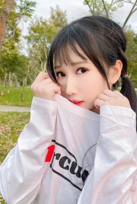 Hot girl “Yu Huang Yuwen” has an intoxicating sweet face and a good figure that is irresistible (10P)