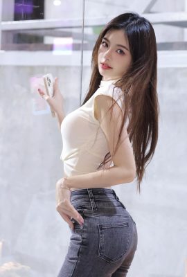 The elegant busty girl “Jin Wen” has a choppy bust and tight waist that is too sexy (10P)