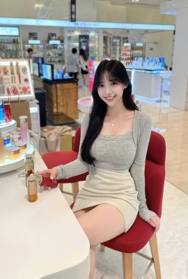 The best young model “Zhang Qiqi”, white and tender snow milk, fresh and lustful, full of temptation, irresistible (10P)