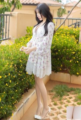 Qianqianyu girl Zhou Yuxi's transparent lace hints at her buttocks (56P)