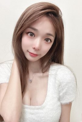 Hot girl “Chiao Tracy” has big watery eyes and is good at discharge. The amount of fair and tender breasts is more than hen (10P)