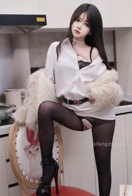 XiuRen Lin Yueyue – white uniform and black stockings leaking at all three points (83P)