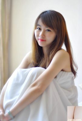 (Chinese Model Series) White and tender nude model Momo’s beauty and super-scale nude photo shoot (100P)