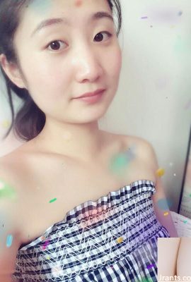 The pretty Liangjia is as sexy as ever in private (31P)