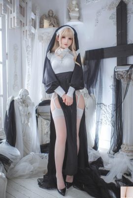 (Online collection) Welfare girl Yiyi “Nun” VIP exclusive (59P)