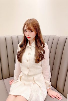 Japanese beautiful girl miyumiyu_1102 is as beautiful as the spring breeze blowing on her face, gentle and charming