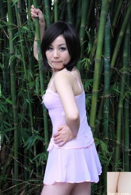 Chinese Model Collection) Short-haired naked model Yiyi’s selected private photos and outdoor photos (93P)