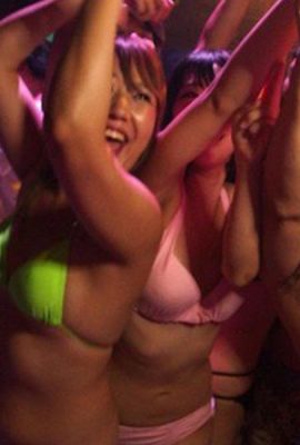 Erotic pictures of exhibitionist girls in a club (75 pages)