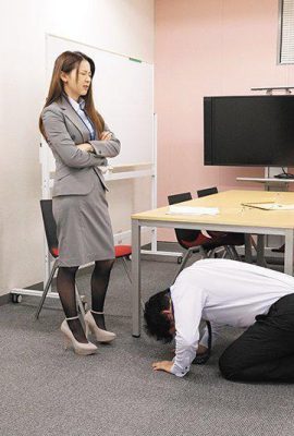 Misaki Nana ~ He is a messy female boss in the company (13P)