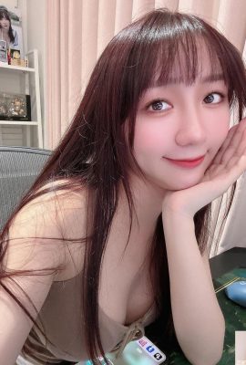 Live hottie “Koneko” has charming big eyes, a sense of love and a perfect figure (10P)