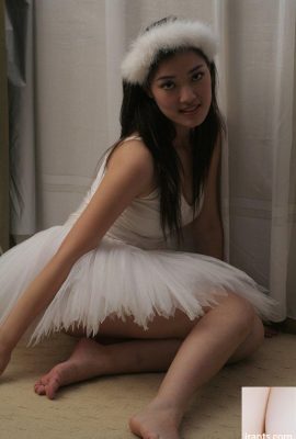 (Chinese Models Collection) The upper part of the private photo shoot of the good-wife-type Chinese model Xiao Rou’s body beauty (64P)