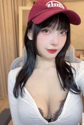 Live goddess “Hani” has an exquisite and beautiful face that will seduce people and her figure is so hot (10P)