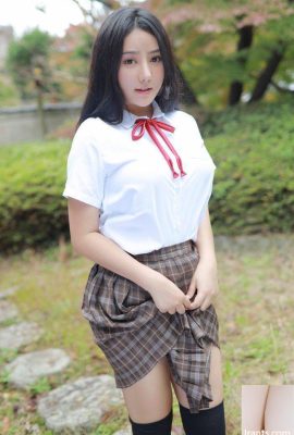 Busty senior sister Maruna looks particularly outstanding in her innocent school uniform (42P)