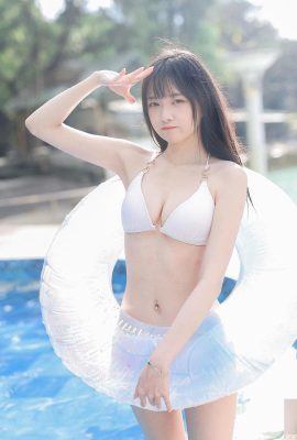 The little horse “Yuanyuan” conquers the temptation of men's eyes with “water-dropping tender breasts” (10P)