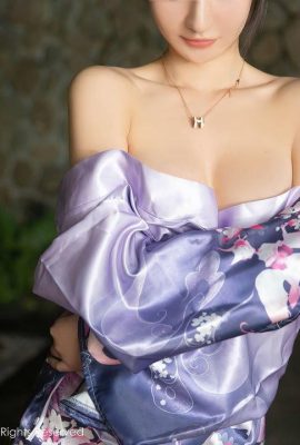 Xiong Xiaonuo's seductive bathrobe exposes her top-notch peach butt with a good figure (36P