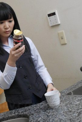 Cute Japanese office babe Yui Watanabe gets creampied by her colleague (21P)