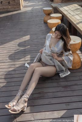 Xiong Xiaonuo wore a beige dress and took bold large-scale photos in the camping area (30P)