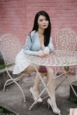 (Extra chapter on beautiful legs) Long-legged beauty model Xiaoxiao sexy low-cut short skirt with high heels and beautiful legs 2 (100P)