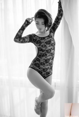 (Chinese Model Collection) Black and white beauty of tattooed beauty Xia Xia's beautiful nude photos (65P)