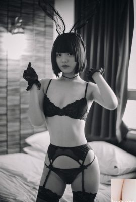 (DJAWA) Jenny – Black and White Photo Jenny (85P)