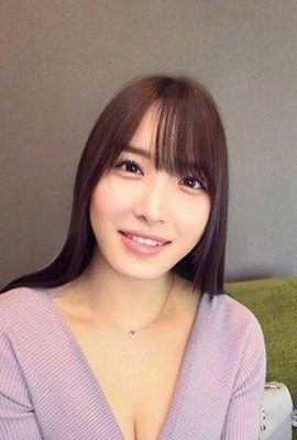 Minami Shiori, a beautiful wife with a plump G-cup bust, has an affair with her sensitive big breasts and cums inside her uterus (16P)