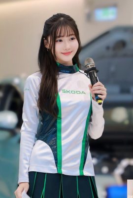 Cheerleading girl “Zhu Zhu PigLet” has a sweet smile and is full of love (10P)