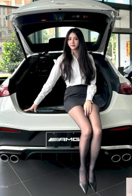 girl selling car