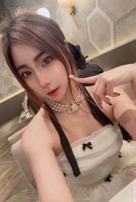 “Xiao Ai AiHsieh”'s hot body has attracted heated discussions about the perfect headlight perspective and super sexy (10P