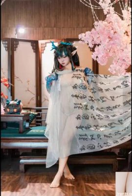 Aya was discovered by Aya and 小和蜜丝– Nian and Dusk Chinese Dress (199P) (