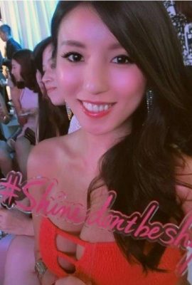 Pretty girl blogger~Nancy Jiarong Cai~She is more than 5 months pregnant and attended an event in a hollow busty outfit that makes her body look hot but still makes people bleed (25P)