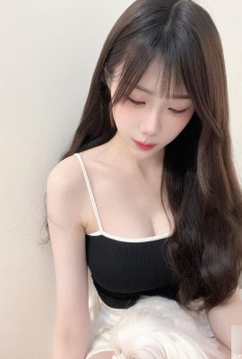 “Sister Lin” is sexy and seductive, soaring upwards with no limit to her beautiful photos (10P)