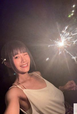 “Kaii KAiiカイ” shows off her sexy poses and opens up the scales (10P)