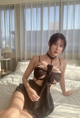 The sweet girl “Yu QingMin” has round and beautiful breasts that are eye-catching and beautiful that people can't stand (10P)