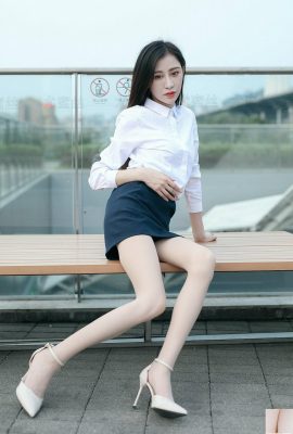 (YMS) Vol.023 Leg model Yi Ming OL's photo of beautiful legs relaxing on the terrace (58P)