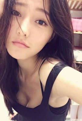 ~Mico Zhang Weichun~ Selfie from top to bottom reveals sexy double grooves, super beautiful (21P)