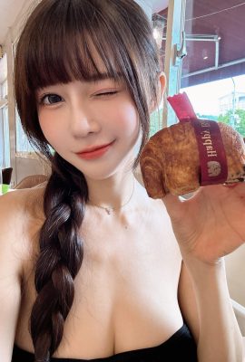 The natural beauty “I am Anxigua” has an incredible figure and beautiful breasts ready to come out (17P)