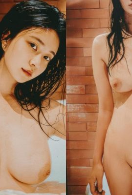 A well-known Chinese model's privately-taken erotic photos were leaked and the size of her exposure is larger than the body of the video to develop your desires (11P)