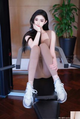 Chinese model Long Xueer gym (75P)