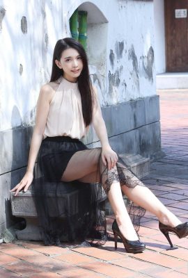 (Extra chapter on beautiful legs) Long-legged beauty model Lin Yihan has beautiful legs in a transparent lace dress with high heels (63P)