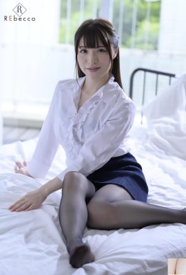 (Kotoi Koto) The black stockings and jade legs conquer the leg control in one second (36P)