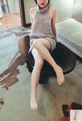 Tuanzi’s latest work, VIP Club Set – Sweater Girl (81P)