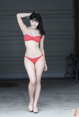 (Rina Asakawa) Beautiful girl (Body is the best) showing off big breasts and buttocks (22P)