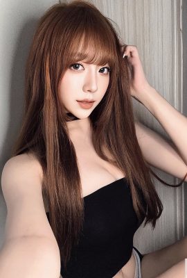 White and tender body “Li Changyun” has plump deep grooves and slender body curves (16P)