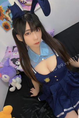 The sweet girl “Little Devil Shihchi Wang” has a plump bust that is unbearable (20P)