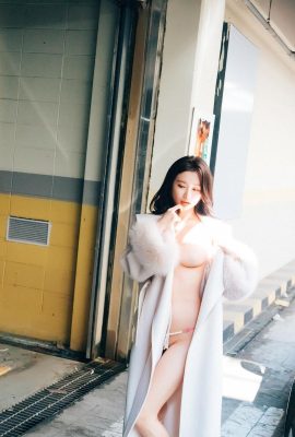 (YeonYu is different) The curves are so amazing, the round and tight breasts fill the whole screen (42P)