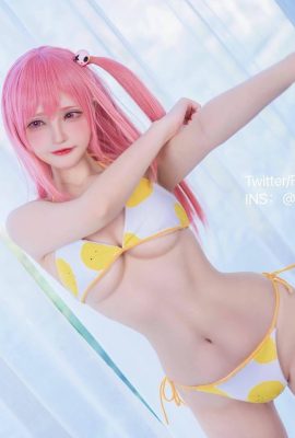 “Qianye Future” has a sweet face with a hot body (12P)