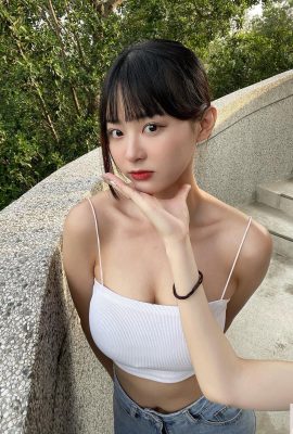 Innocent eyes “Yu Jiayi Angelene” is so full that it is about to overflow with white and beautiful breasts (14P)